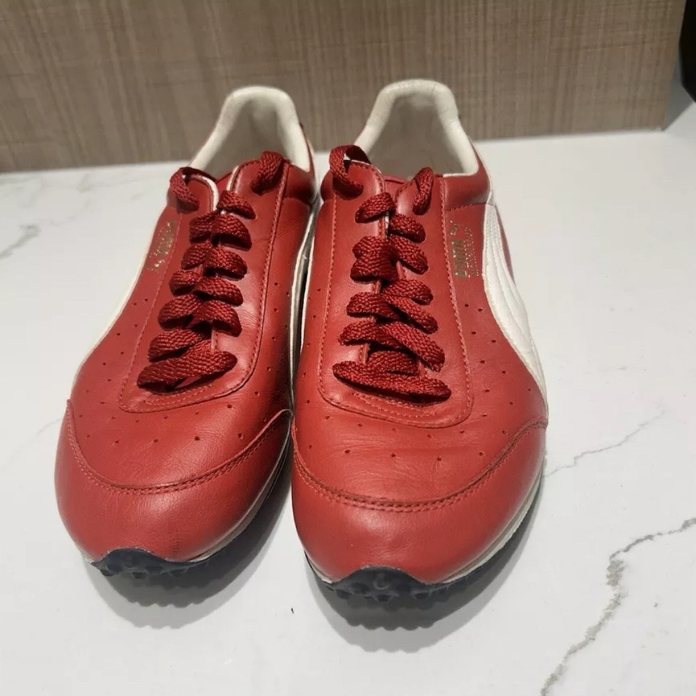 Women’s Pumas Morpheaus Chili/Snow White  Cleats | Size 8